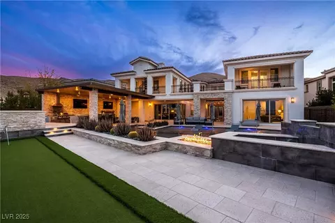 12 Olympia Chase Dr, Las Vegas, NV 89141