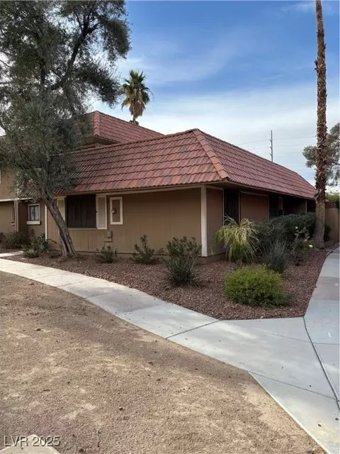 2425 Paradise Village Way, Las Vegas, NV 89120
