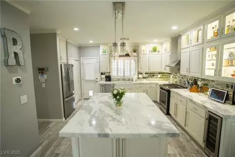 10323 Hardy Falls St, Las Vegas, NV 89141
