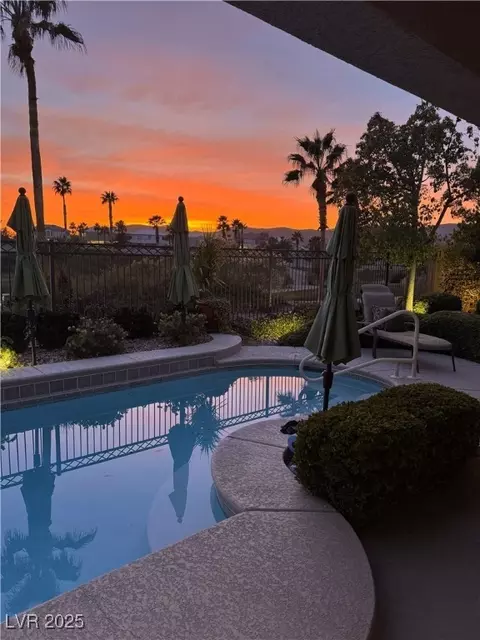 181 Cliff Valley Dr, Las Vegas, NV 89148