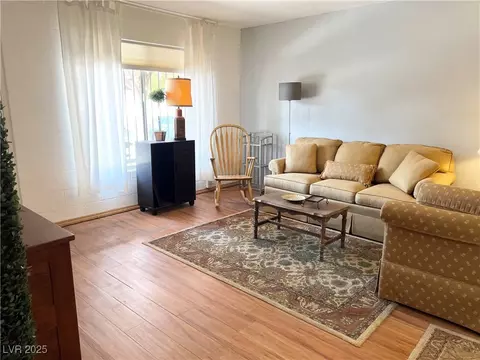 625 S Royal Crest Cir #2, Las Vegas, NV 89169