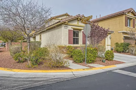 7413 Old Compton St, Las Vegas, NV 89166