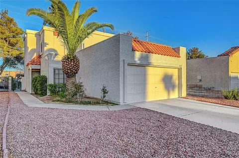 3152 Centavo Dr, Las Vegas, NV 89117