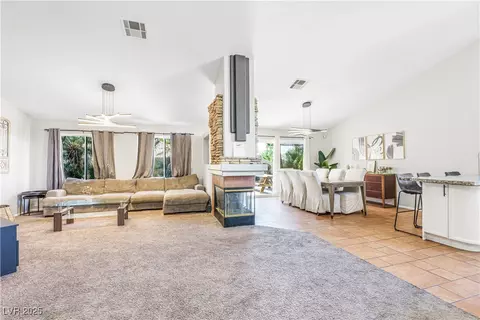124 Beach Oak Ave, Henderson, NV 89002