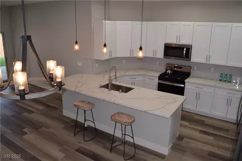 1908 Quail Point Ct, Las Vegas, NV 89117