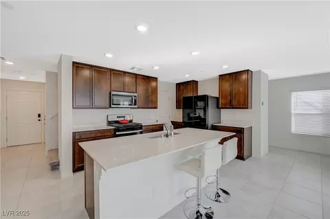 5691 Tinar St, Las Vegas, NV 89113