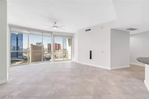 200 W Sahara Ave #3004, Las Vegas, NV 89102