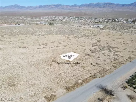 401 NE Nimo Ct, Pahrump, NV 89060