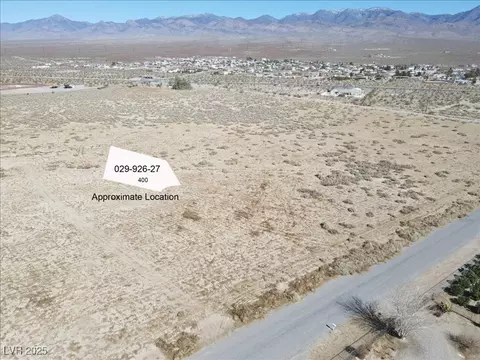 400 NE Nimo Ct, Pahrump, NV 89060