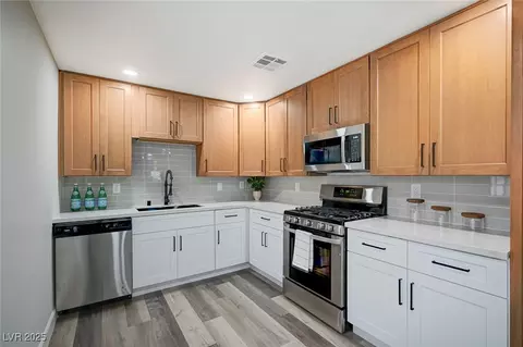 405 Frederick Ave, Las Vegas, NV 89106