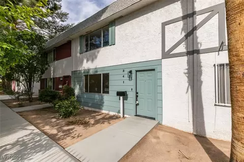 341 Greenbriar Townhouse Way, Las Vegas, NV 89121