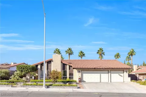8620 Cremona Dr, Las Vegas, NV 89117