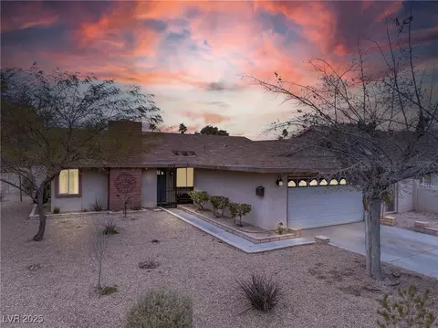 6858 Groveview Ln, Las Vegas, NV 89103