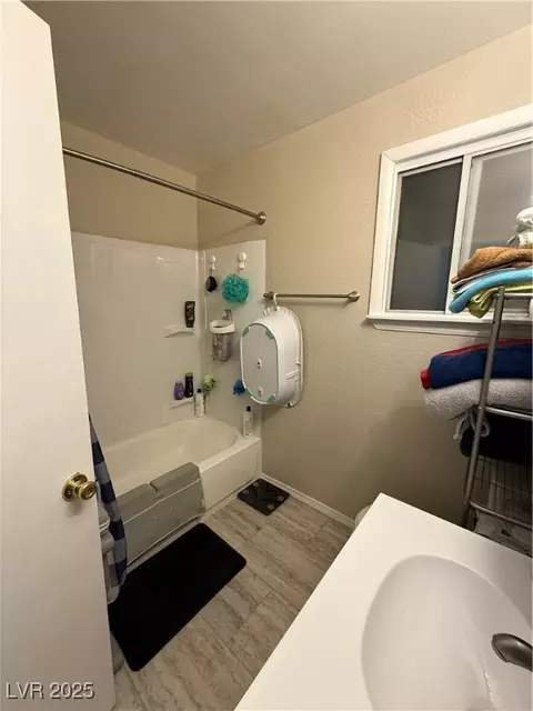 Bath - 1016 Park Ave, Ely, NV 89301 photo 1 of 2