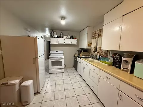 Kitchen - 1016 Park Ave, Ely, NV 89301 photo 3 of 3