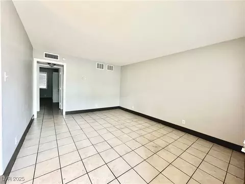 520 S 13th St #D17, Las Vegas, NV 89101