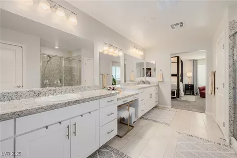 Bath - 864 Firestone Ledge Ave, Henderson, NV 89012 photo 3 of 6
