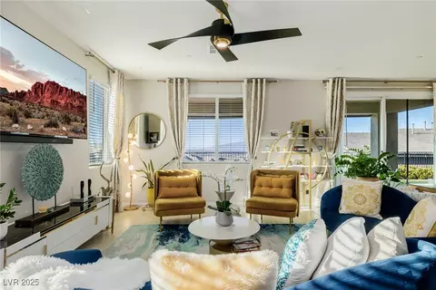Living - 864 Firestone Ledge Ave, Henderson, NV 89012 photo 2 of 5