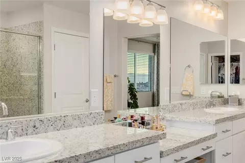 Bath - 864 Firestone Ledge Ave, Henderson, NV 89012 photo 1 of 6
