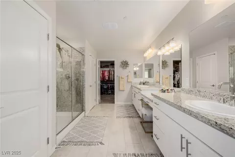 Bath - 864 Firestone Ledge Ave, Henderson, NV 89012 photo 2 of 6