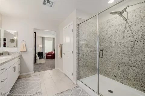 Bath - 864 Firestone Ledge Ave, Henderson, NV 89012 photo 4 of 6