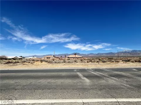 2040 Mount Charleston Dr, Pahrump, NV 89048