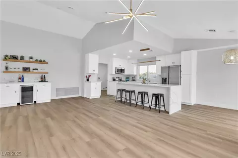 8812 Stoney Point Dr, Las Vegas, NV 89134