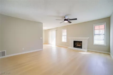 6649 W Tropicana Ave #101, Las Vegas, NV 89103