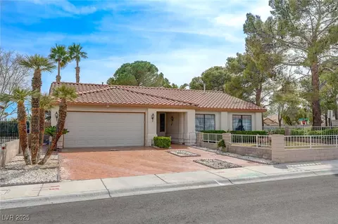 8813 Rocky Shore Dr, Las Vegas, NV 89117