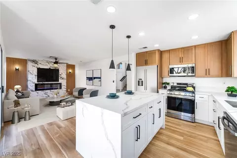 7832 Desert Candle Way, Las Vegas, NV 89128