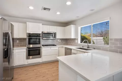 9028 Firebird Dr, Las Vegas, NV 89134