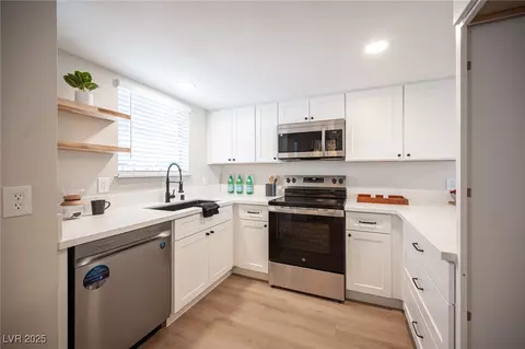3823 S Maryland Pkwy #L6, Las Vegas, NV 89119