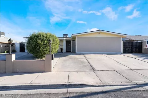 4363 Del Santos Dr, Las Vegas, NV 89121