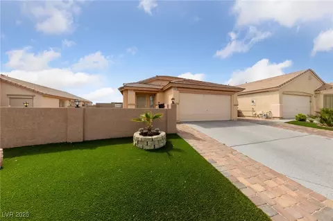 4611 Julesburg Dr, Las Vegas, NV 89139