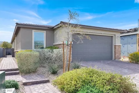 9739 Douglas Fir St, Las Vegas, NV 89143