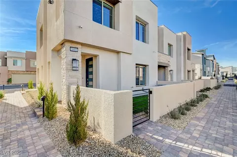 600 N Carriage Hill Dr #1018, Las Vegas, NV 89138