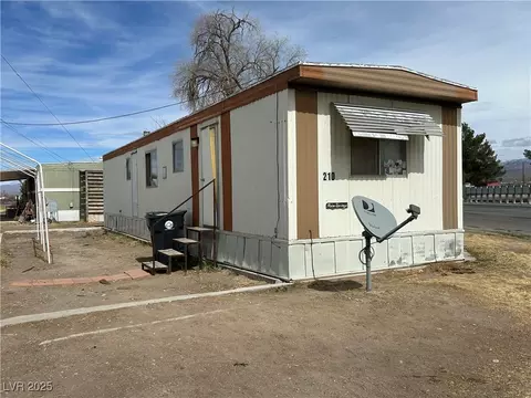 210 W Bonnie Claire Ct, Pahrump, NV 89048