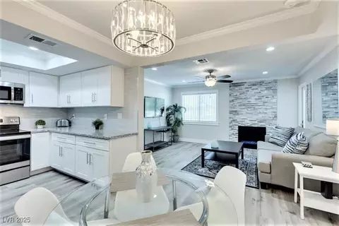 1701 E Katie Ave #9, Las Vegas, NV 89119