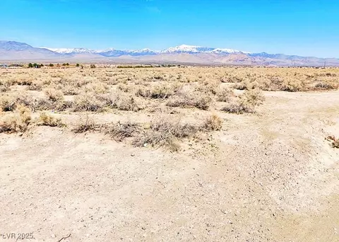 1090 E Idaho St, Pahrump, NV 89048