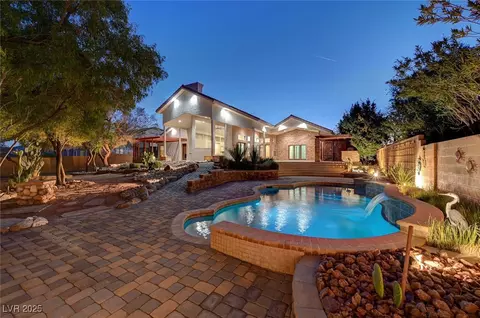 8470 S Pioneer Way, Las Vegas, NV 89113