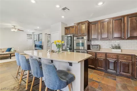 605 Bachelor Button St, Las Vegas, NV 89138