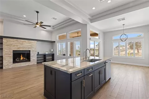 10537 Shoalhaven Dr, Las Vegas, NV 89134