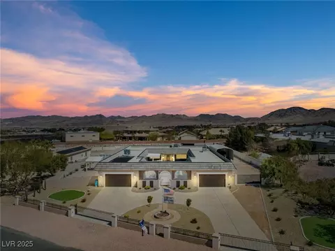 647 Foxhall Rd, Henderson, NV 89002