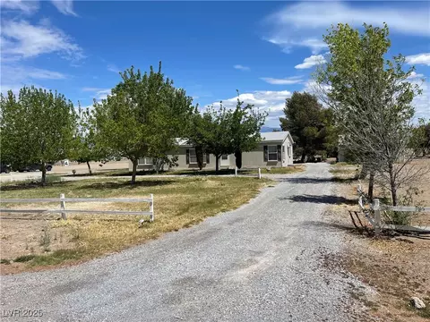 581 Cynthia St, Pahrump, NV 89048