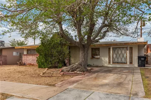1317 Pyramid Dr, Las Vegas, NV 89108