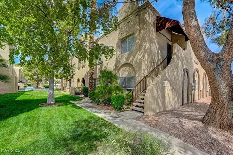 5071 Pioneer Ave #203, Las Vegas, NV 89146