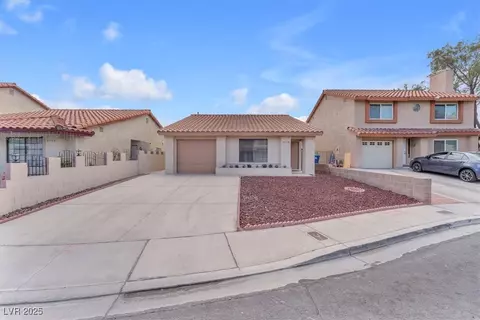 6729 Wenatchee Dr, Las Vegas, NV 89107