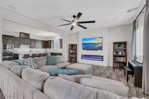 8245 Broad Branch Way, Las Vegas, NV 89113