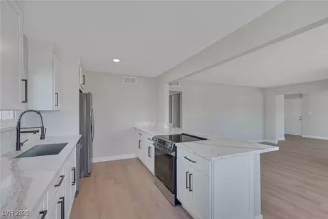 704 Berry Cir, Las Vegas, NV 89107