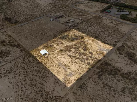 1411 W Harris Farm Rd, Pahrump, NV 89060